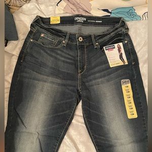 Denizen Levi’s Modern Skinny Jeans